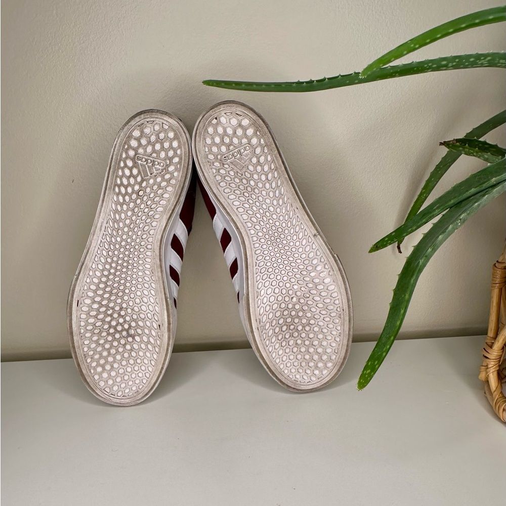 Adidas Burgundy White Canvas Sneakers Unisex Low-Top Trainers 3-Stripe Style 8.5 - Picture 4 of 10
